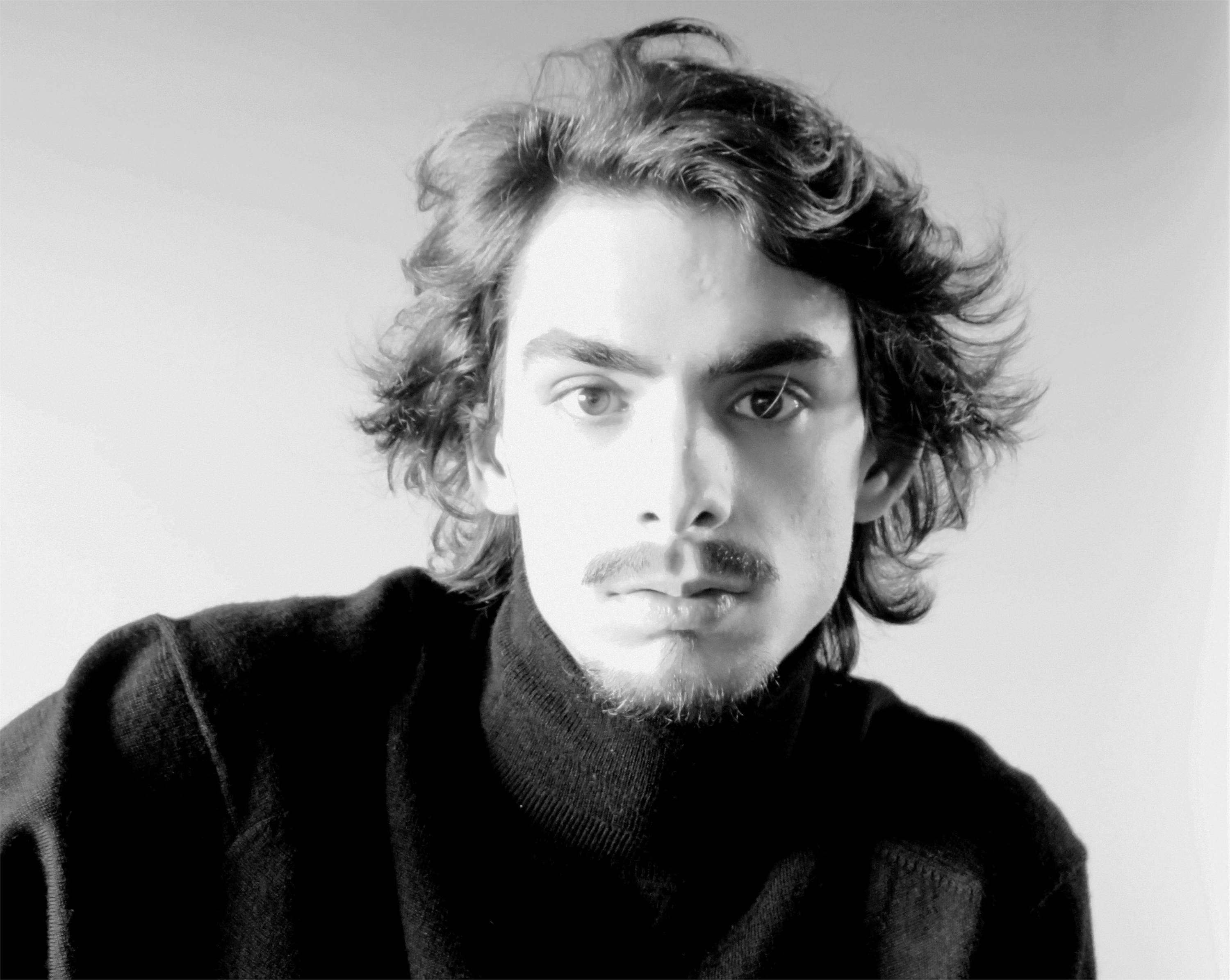 Hugo Castilho, pintor en la galería zet