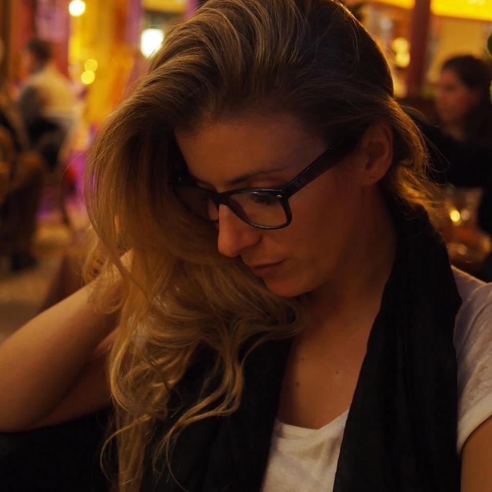 Nina  Onaur, peintre à la galerie zet