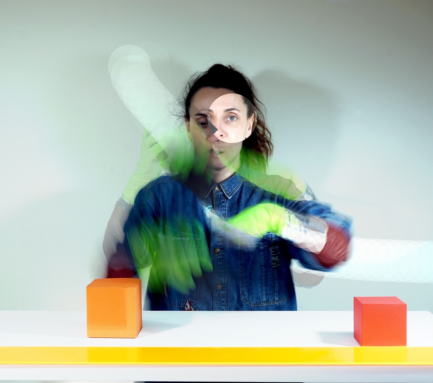 Sónia  Carvalho, peintre à la galerie zet