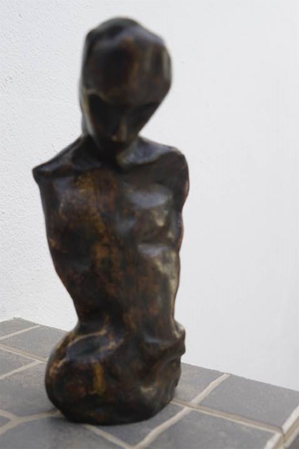 Primo Pensador, original Religión Metal Escultura de Marcia Ruberti