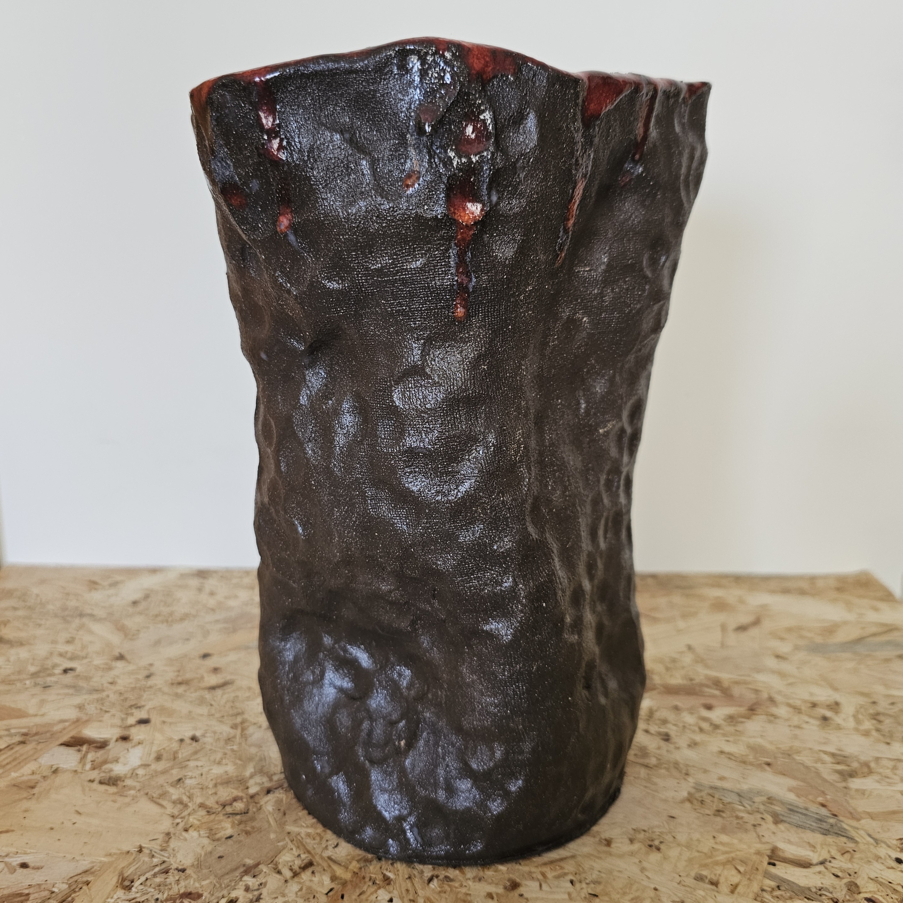 Vase VIII (Lava), original Human Figure Ceramic Sculpture by Ana Sousa Santos