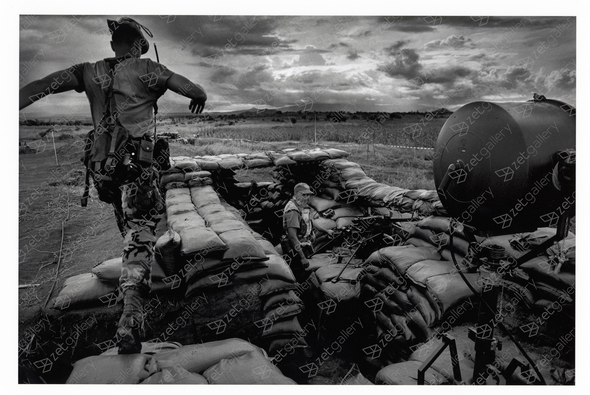 Moçambique / Mozambique, 1993, original Hombre Cosa análoga Fotografía de Alfredo Cunha