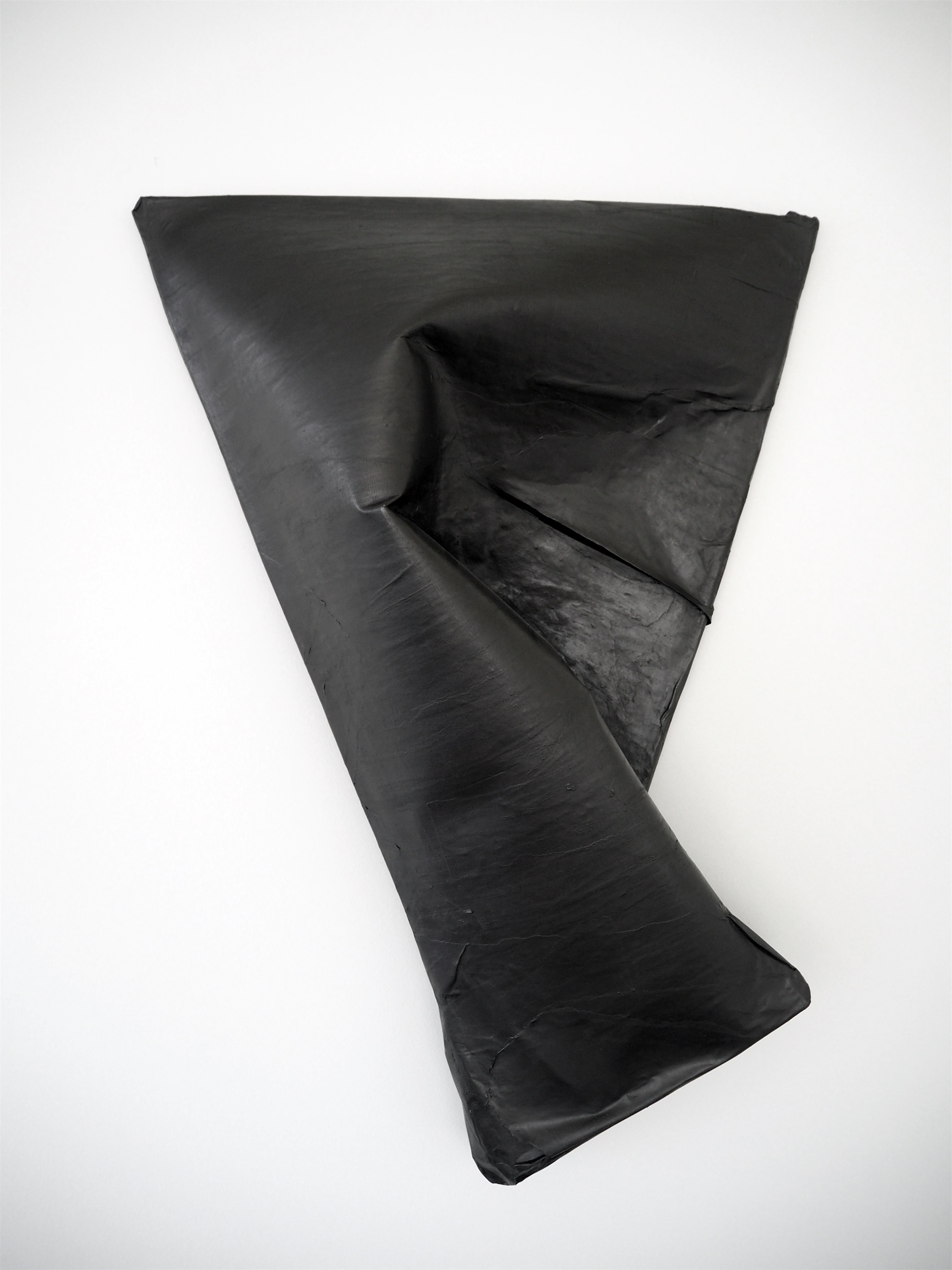 Unbreathable (Irrespirável), Escultura Técnica Mista Abstrato original por Inês  Osório 