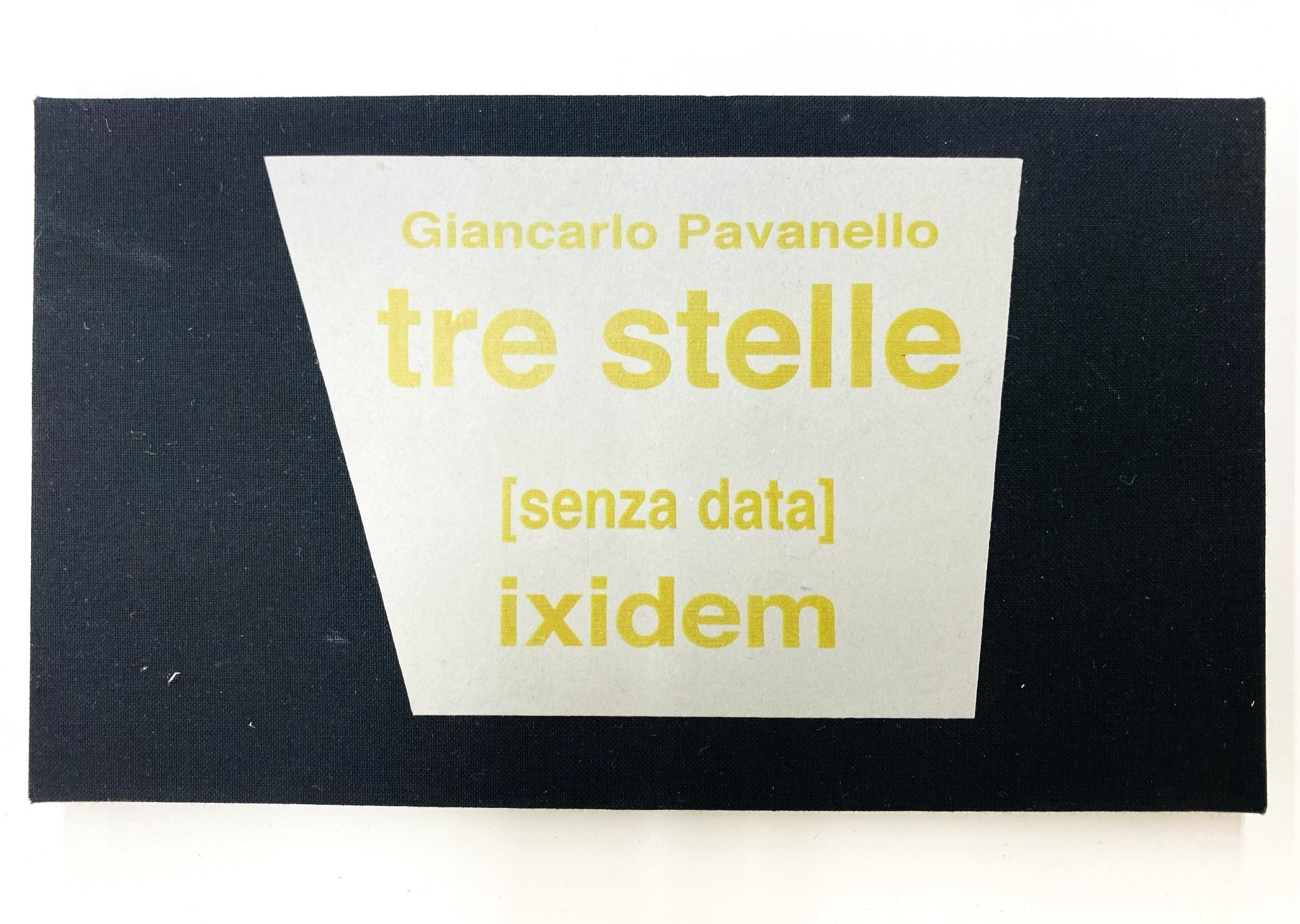 Tre Stelle, libro a fisarmonica nero, original Resumen Técnica Mixta Dibujo e Ilustración de Giancarlo  Pavanello