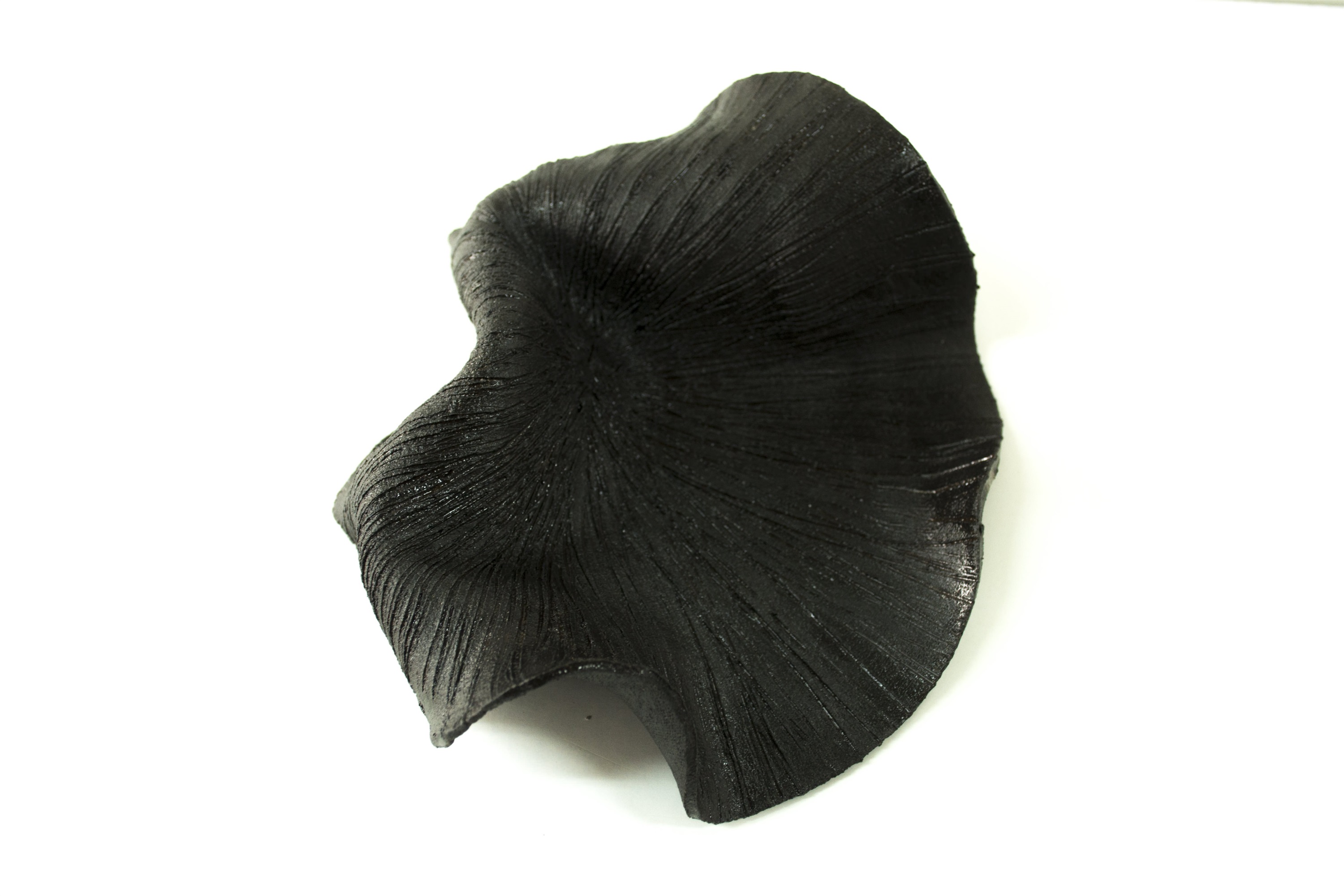 Tágide (black 1), original Abstrait Céramique Sculpture par Ana Almeida Pinto